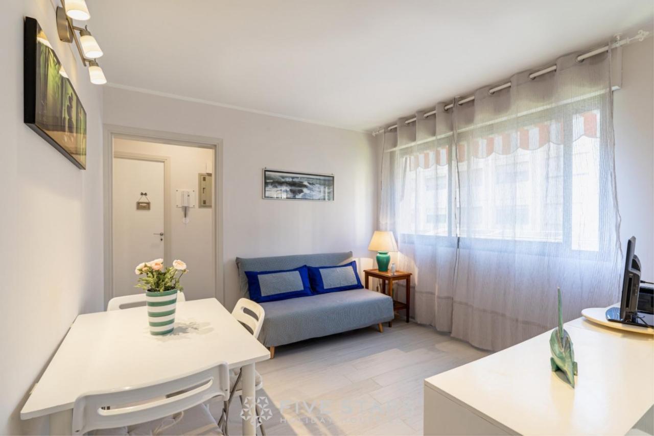 La canard des étoiles Five stars holiday house Nizza Esterno foto